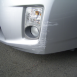 車の査定でバンパーの傷は修理すべき？